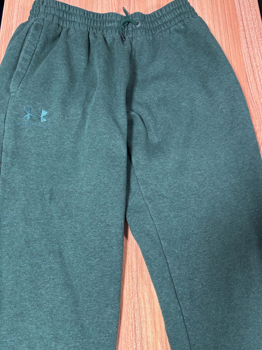 Under Armour Men’s Forest Green Crewneck Sweatshirt
